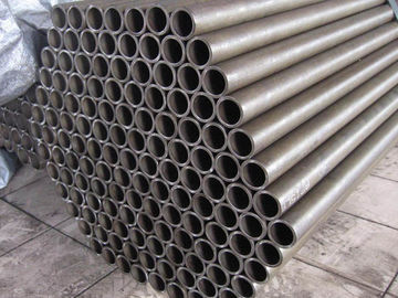 中国 ASTM A210 A210mのボイラー/化学薬品のための中型の継ぎ目が無い炭素鋼の管 サプライヤー