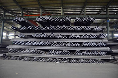 中国 ASTMの黒の炭素鋼の管、構造のための炭素鋼の継ぎ目が無い管 サプライヤー